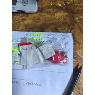 KO0002D universal positive battery terminal